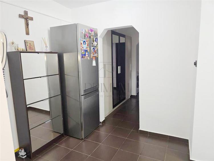 LIPOVEI - 3 CAM - DECOMANDAT - CT PROPRIE/CLIMA - BLOC ANVELOPAT - ZONA EXCELENT
