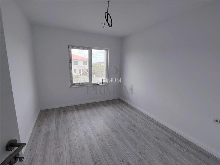 Duplex despartit prin C.T.- teren generos - living mare - 7