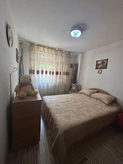 Apartament 4 camere -Zona Sud - etaj 1/4
