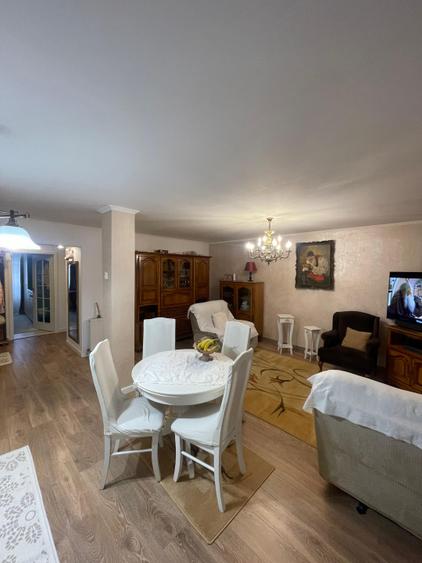 Apartament 3 camere, 70 mp + balcon 10 mp, zona Republicii - Traian