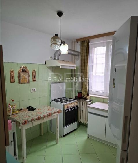 2 camere, 2/4 , anvelopat, garaj-Drumul Taberei-Str. Targu Neamt - 3