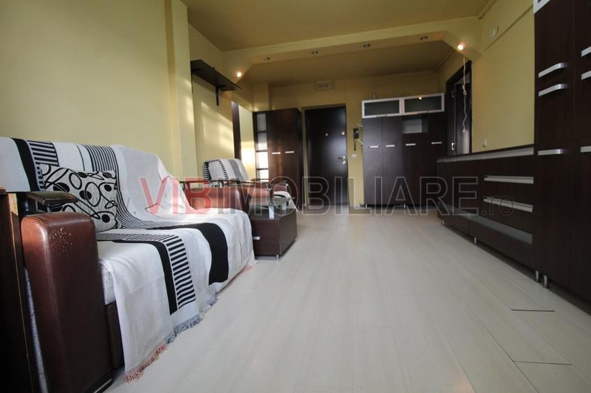 Unirii - Mircea Voda -2 camere - vedere bulevard - boxa + loc de parcare