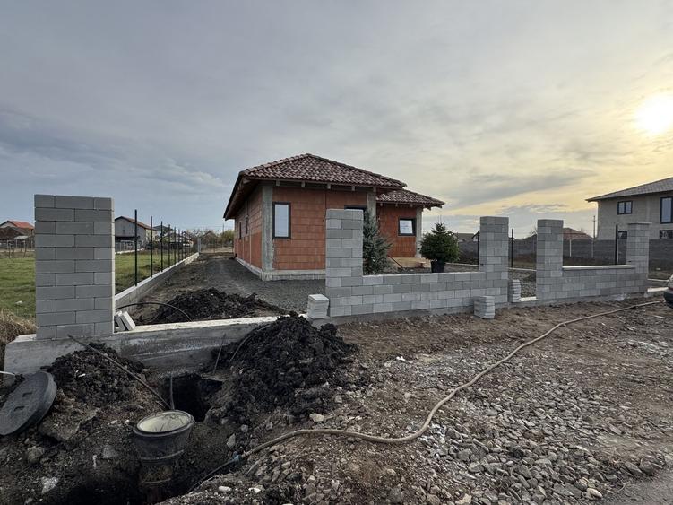 Individuala Parter Becicherecu Mic, Zona Semicentrala,4 Camere,Teren 800 mp