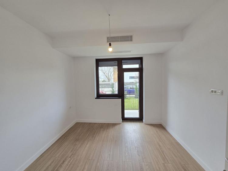 3 camere - Damaroaia - Petrom City - curte 140 mp