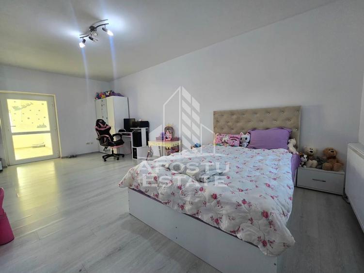 Casa individuala de vanzare, vatra satului Sag, teren de 1.800 mp, mobilata