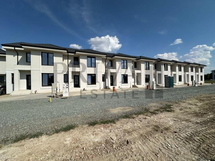 Casa insiruita, bucatarie inchisa, 3 camere, 2 bai, Giroc