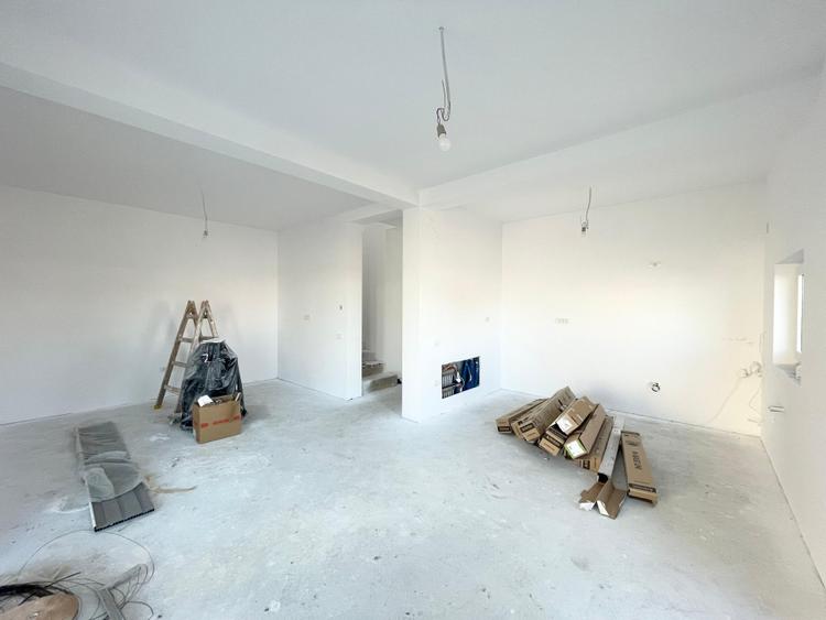 Duplex 4 camere, 102 mp utili, 320 mp teren - Mosnita Veche