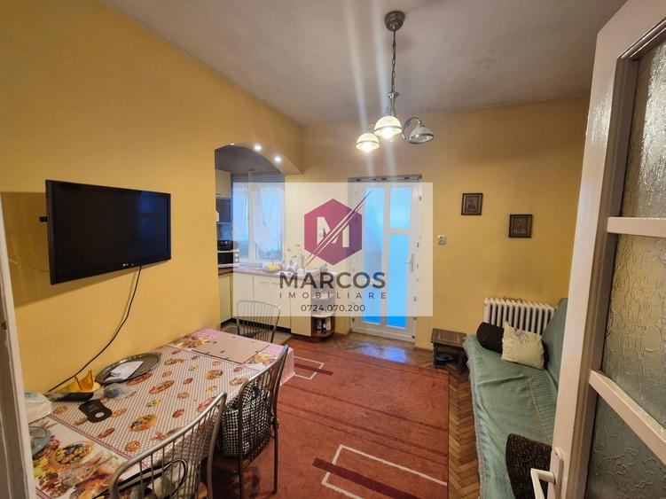 Vand casa 2 camere Moroasa