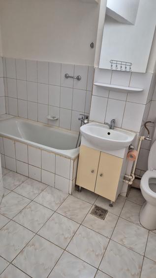 Garsonieră spațioasă de închiriat, 43 mp | Etaj 1 | Loc de parcare