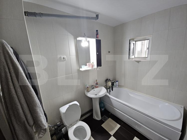 Apartament 3 camere, 67 mp, decomandat - renovat, zona Nicolina - 9