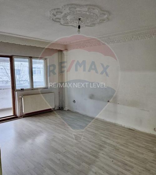 Apartament cu 2 camere decomandat de vanzare, etaj 1, zona Milcov - 4