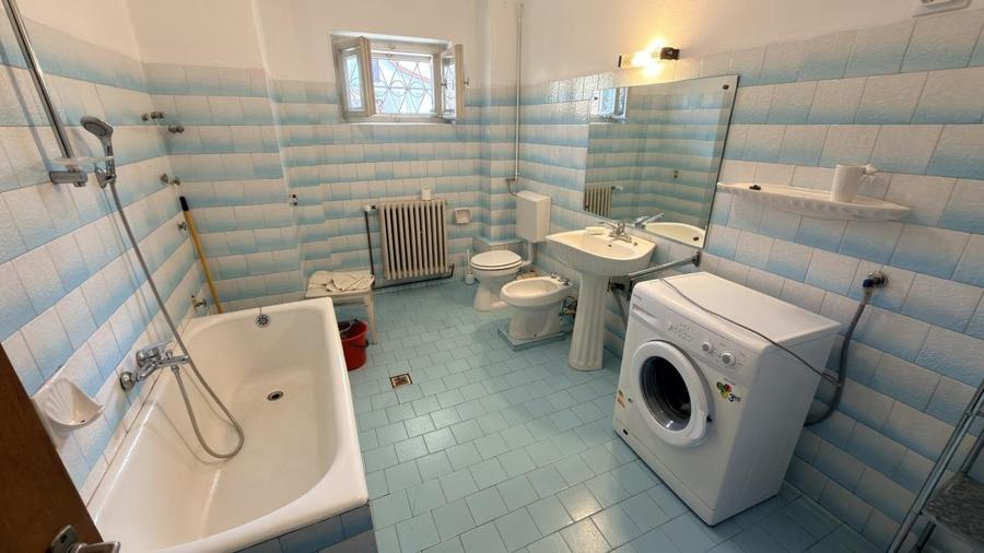 Apartament casa 3 camere 130 mp utili zona Parc Sub Arini