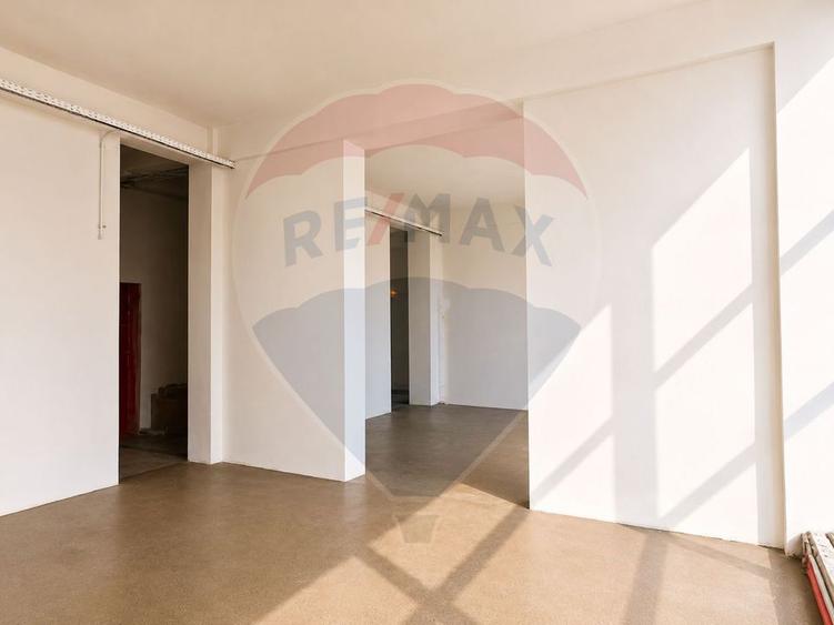 302 mp spatiu birouri, clinică sau showroom, Piața 1 Mai, de inchiriat