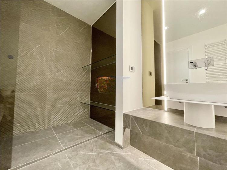 Vanzare 3 Camere Aviatiei Tower Super View Loc de Parcare