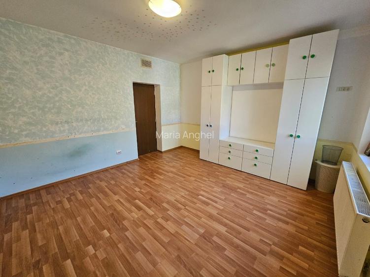 Vilă cu suflet  5 camere, Ghencea - Latin, P+2,  Curte 200mp.  Parcare  - 2