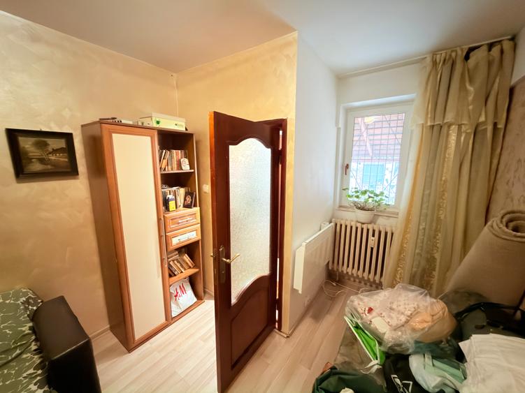 Garsoniera in bloc de apartamente  pe Unirii
