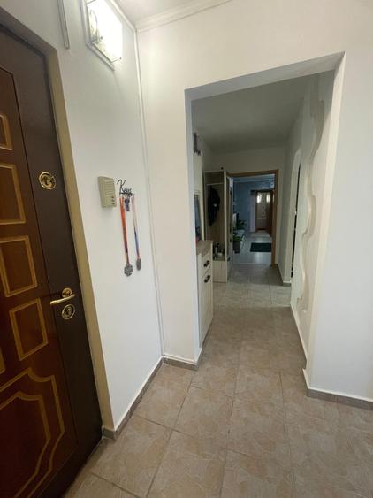 Apartament 3 camere mare si frumos