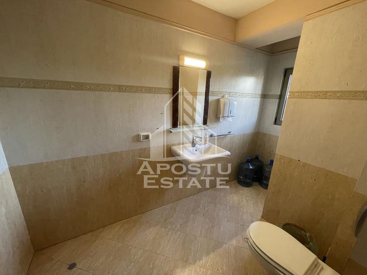Spatiu birouri 60 mp, 2 camere si 2 bai, Zona Girocului