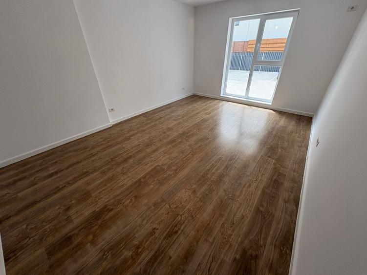 MUTARE RAPIDA!! Apartament 2 camere decomandat, Metrou 1 Decembrie