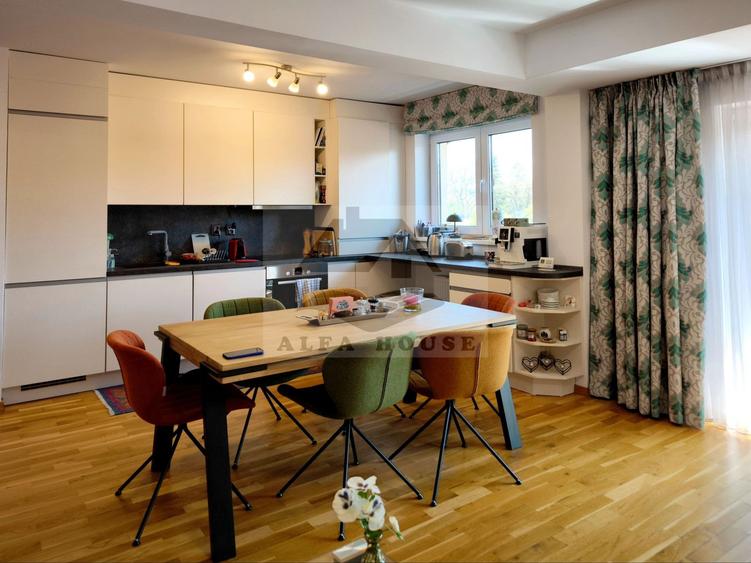 Apartament trei camere, 83 mp, vedere panoramică spre Tâmpa-Bartolomeu