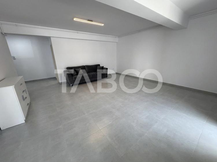 Spatiu birou de inchiriat open space si balcon 54 mpu Doamna Stanca