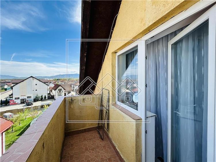 Ap cu 3 camere, 2 balcoane, pod pe toata suprafata - Selimbar