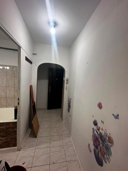 Apartament cu 2 camere, etajul 2/4, zona Alexandru cel Bun