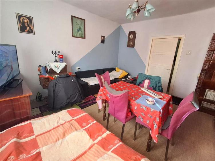 Casa 2 camere 120 mp teren zona Vasile Aaron
