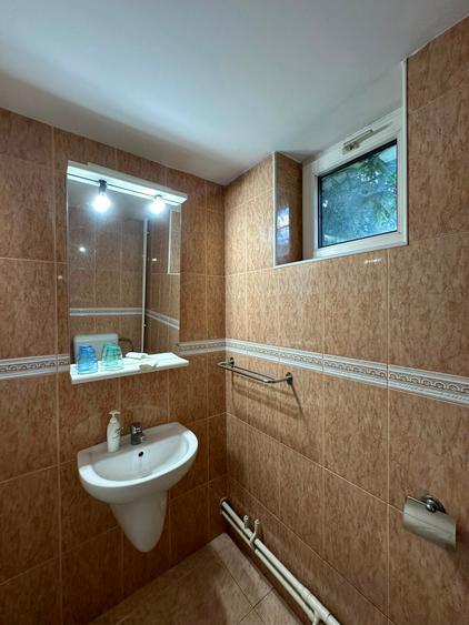 PROPRIETATE GENEROASĂ DE VÂNZARE ÎN ZĂRNEȘTI | 600 MP CONSTRUIȚI | TEREN 800 MP