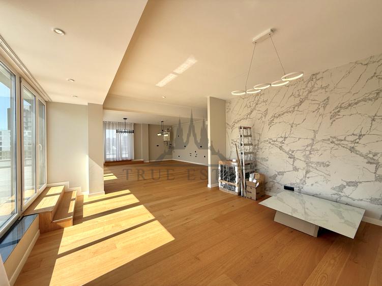 Penthouse cu vedere spectaculoasa catre Lac