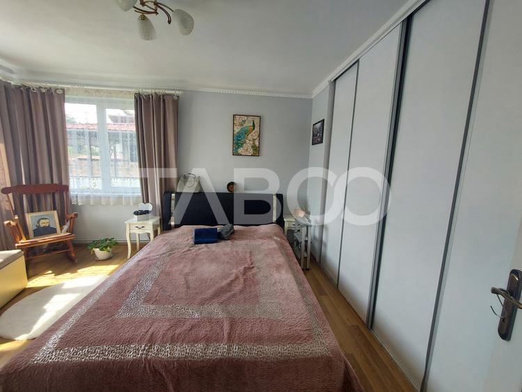 Casa de vanzare teren 950 mp si deschidere 21 m in zona Calea Poplacii