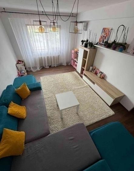 3 Camere Decomandat 72mp Mobilat zona Nicolina