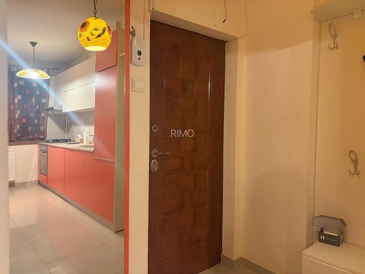 Apartament cu trei camere transformat in doua, Calea Grivitei - 12