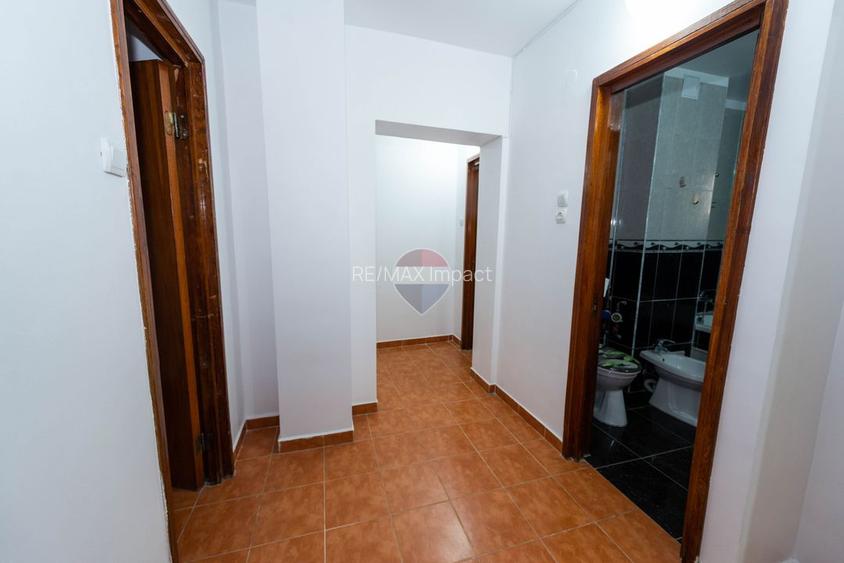Apartament 3 camere decomandat, 88 mp, an 1982, Piata 1 Mai, Victoriei - 21