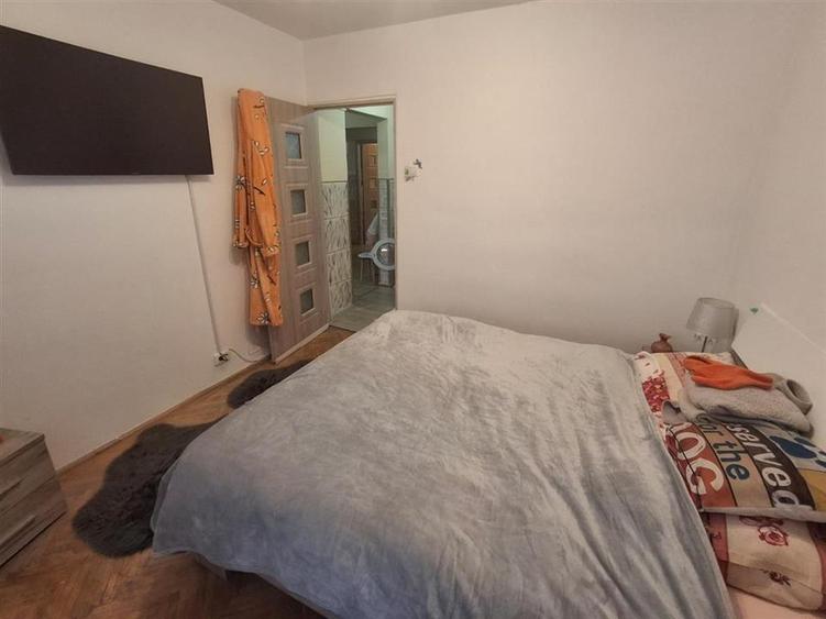 Apartament 3 camere decomandat 2 balcoane zona Calea Poplacii