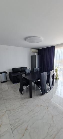 Vand apartament 3 camere