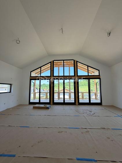Vilă chalet modern cu perete panoramic de sticlă - Livezeni, Mureș - 4