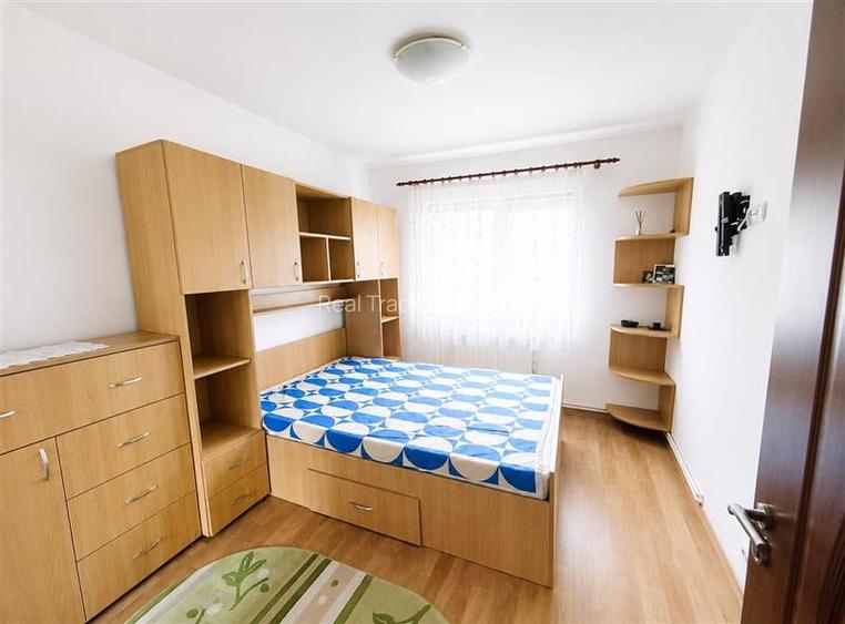 Apartament 2 camere decomandat,  etajul 1 mobilat si utilat , parcare - 2