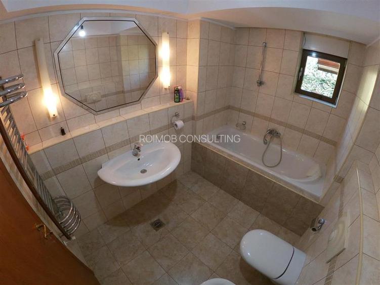 Vila 2.700mp, Paradisul Verde, cu piscina si padure proprie - 13