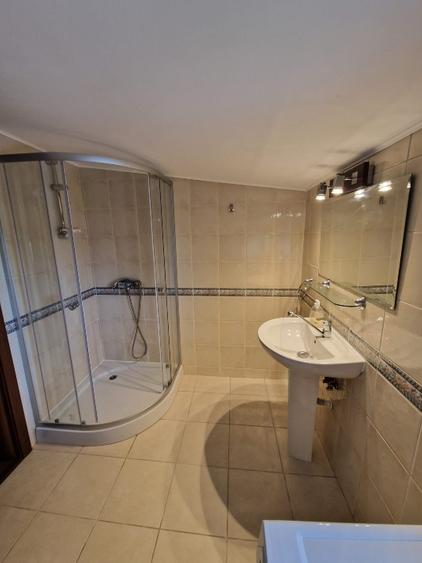 Inchiriere apartament 4 camere