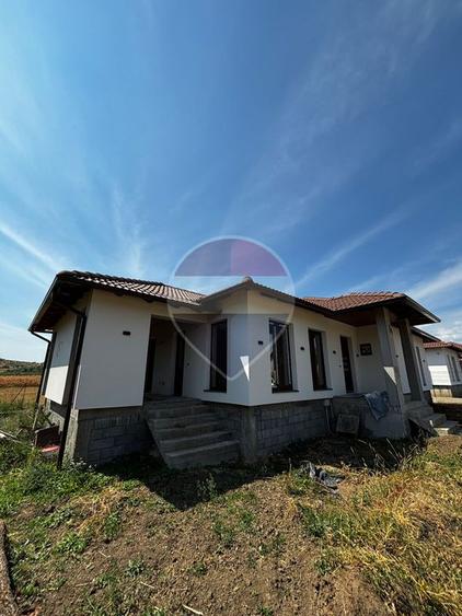Casă / Vilă cu 4 camere de vânzare