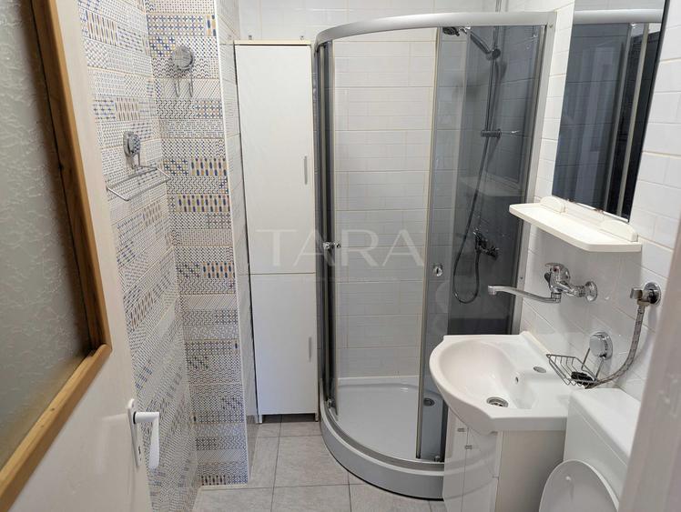 Apartament 2 camere decomandate, balcon închis, renovat, mobilat și ut
