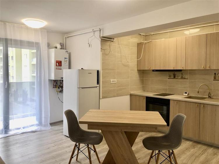 PRIMA INCHIRIERE ZONA CORESI | 2 Camere cu balcon, parcare si încălzir
