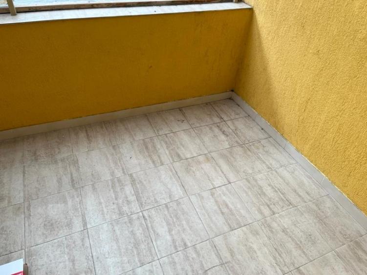 Persoana fizica închiriez apartament