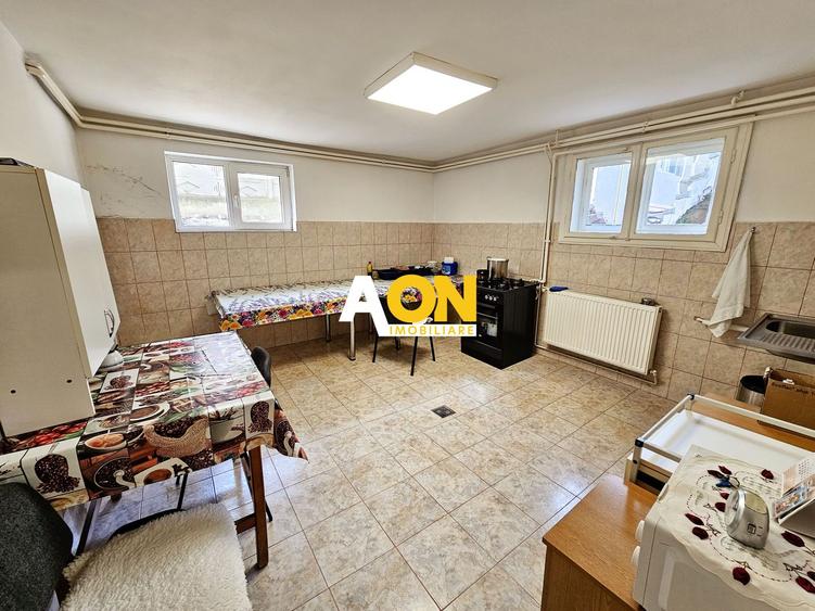 Casa 10 camere, 878 mp teren, toate utilitatile, Barabant