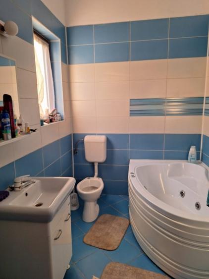 Resedinta deosebita,constr 2012,parc Carol 10min,7 camere,7 bai,2 locuri parcare