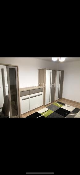 Vând Apartament 3 camere  - 2