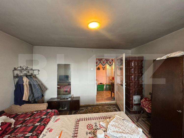 Casa cu 2 camere 50 mp si 836 mp teren, in Magura