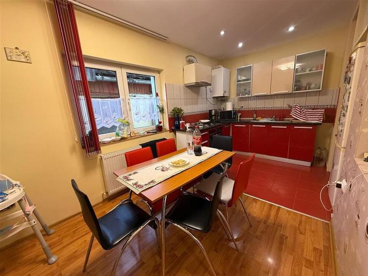 Casa individuala 5 camere 2 bai zona Terezian