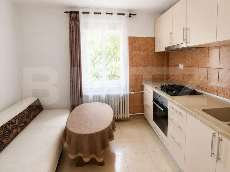 Apartament 2 camere, 51 mp, decomandat, zona Nicolina